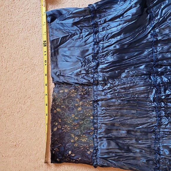 Shiny aqua crinkle full skirt Sz L - Picture 7 of 7